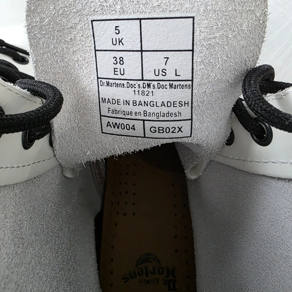White Lace-Up Boots Dr. Martens Air Wair AW004 Size 7 - Picture 11 of 11